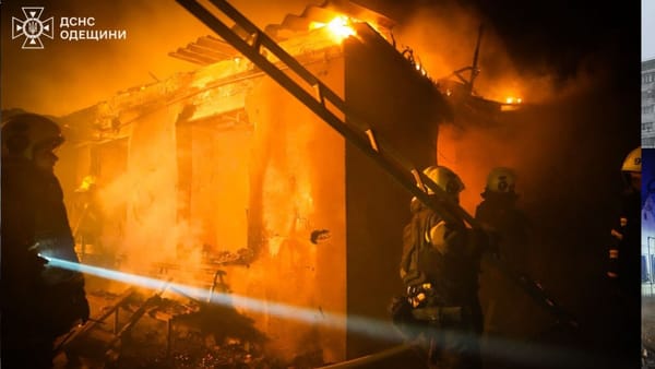 VIDEO/ Atac nocturn în regiunea Odesa: două persoane rănite, locuințe distruse și infrastructură energetică avariată