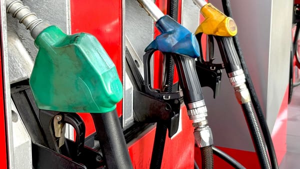 Carburanții se scumpesc în weekend: noi prețuri stabilite de ANRE