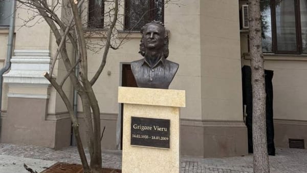 FOTO/ În România vor apărea noi busturi ale poetului Grigore Vieru. Unul a fost inaugurat astăzi, la Craiova