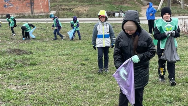 Primarul capitalei a anunțat că școlile pot primi premii bănești pentru participarea la curățenia din 27 martie