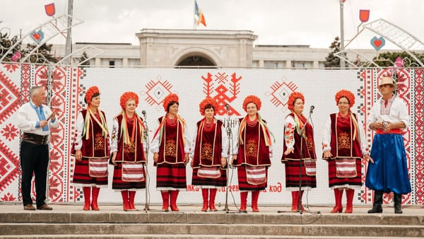 Ucraina propune înlocuirea zilei de 8 martie cu „Ziua Femeii Ucrainene”