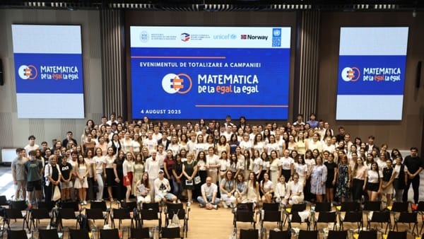 Sute de liceeni, dispuși să-și ajute colegii mai mici la matematică „de la egal la egal”