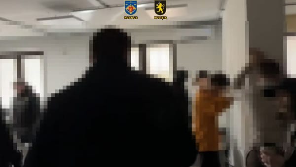 Rețea internațională de escrocherii romantice, coordonată din Chișinău. Două persoane au fost reținute - VIDEO
