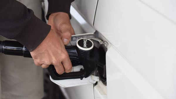 Unele benzinării din R. Moldova ar fi limitat comercializarea motorinei. Statul investighează sesizările