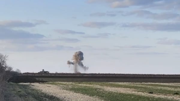 VIDEO/ Geniștii au detonat controlat drona găsită la Tudora. Vezi momentul