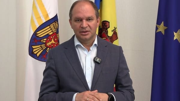 Dispută pe iluminatul în Chișinău: Ion Ceban respinge ideea Guvernului de a reduce lumina în Chișinău