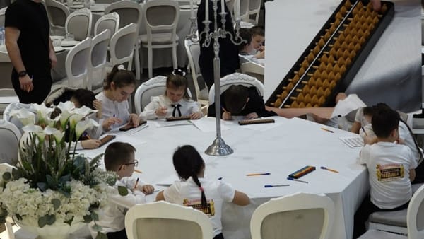 Olimpiada de la Bălți a reunit copii care calculează mai repede decât tehnologiile