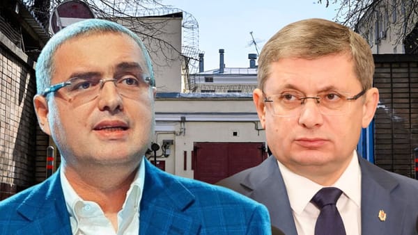 Usatîi afirmă că doi ofițeri SIS sunt închiși în Rusia, Grosu roagă cetățenii să nu se informeze de la politicieni