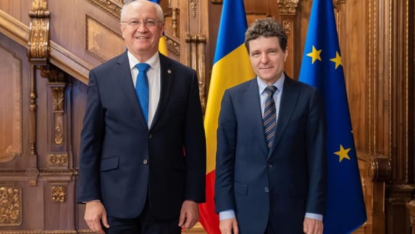 Vizită la București. Premierul Alexandru Munteanu se întâlnește inclusiv cu președintele și prim-ministrul României