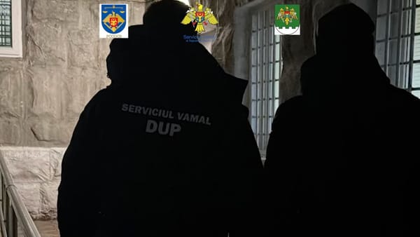 VIDEO/ Contrabandă cu 550.000 de țigarete la frontiera moldo-română. Un polițist de frontieră și un vameș au fost reținuți