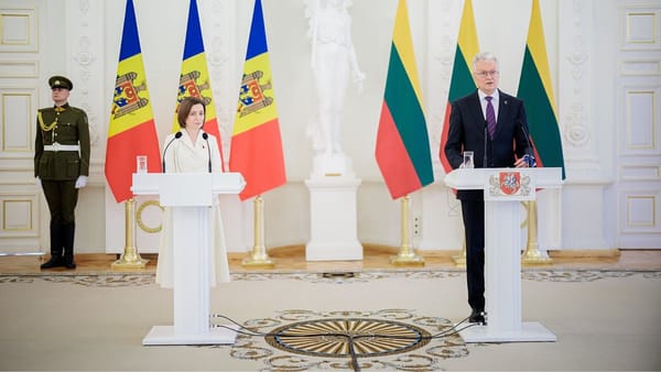 Ajutor militar de șase milioane de euro și sprijin pentru UE din partea Lituaniei. Sandu l-a decorat pe președintele Nausėda