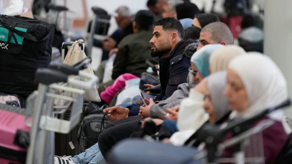 Doi moldoveni vor părăsi Israelul cu un autobuz pus la dispoziție de Ambasada României. Alți 96 cer evacuarea din EAU