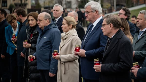 VIDEO/ Miniștri europeni, la Bucea la patru ani de la masacru: „Crimele nu trebuie să rămână nepedepsite”