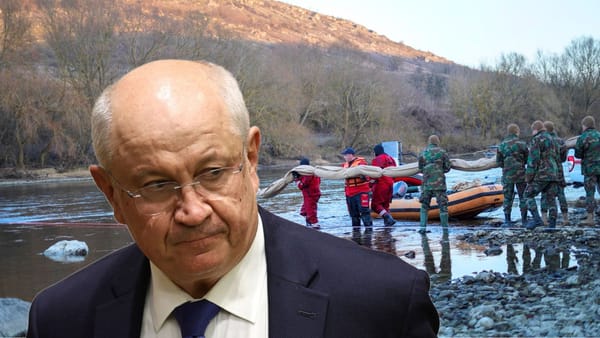 Apa din Nistru, în continuare în pericol. Autoritățile spun că situația se îmbunătățește, dar riscurile rămân