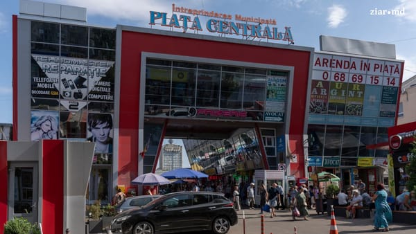 FOTO/ Cât costă un coș de cumpărături la Piața Centrală în aceste zile? De la legume de opt lei până la pește de 300 lei/kg