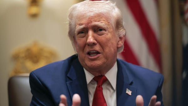 Trump spune că un acord cu Iranul ar putea fi încheiat „în curând”, în timp ce Teheranul avertizează asupra unei invazii