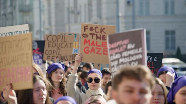Marș feminist organizat la Chișinău pe 8 martie. Participanții cer mai multă protecție și dreptate pentru femei