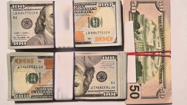 A rămas fără 22.500 de dolari: bărbat prins cu valută nedeclarată la Aeroportul Chișinău