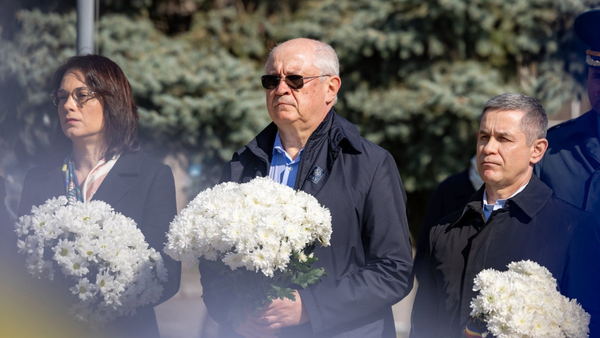 Eroii căzuți pe platoul de la Coșnița, comemorați la Marșul Păcii