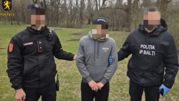 VIDEO/ Un bărbat a fost prins în flagrant la Bălți în timp ce plasa pachețele cu droguri în ascunzișuri