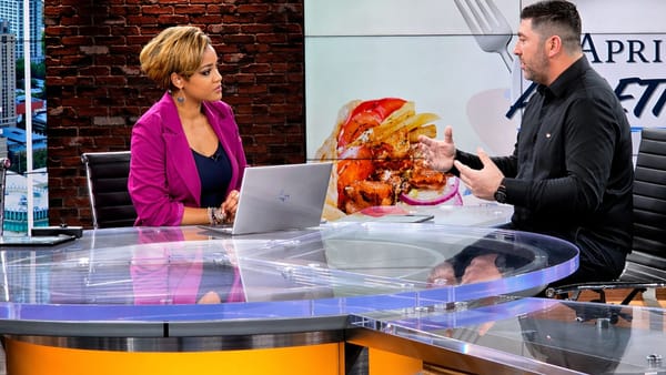 VIDEO/ Borșul roșu, sarmalele, plăcintele cu brânză, prezentate și degustate la un post de televiziune american