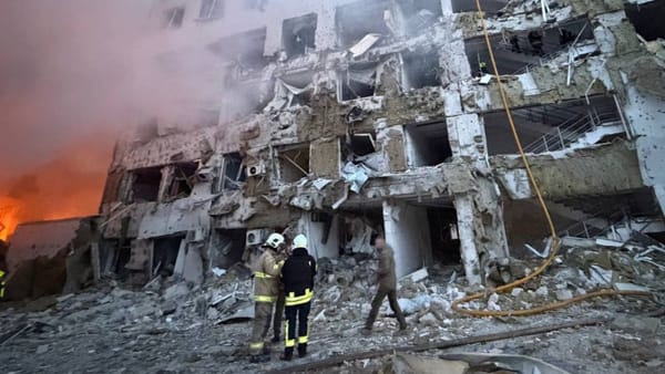 FOTO/ Noapte de foc în Ucraina. Optsprezece persoane au fost ucise, iar alte peste 100 - rănite