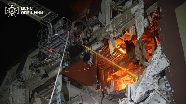 FOTO/ Orașul Odesa, supus unui nou atac nocturn. Au murit trei persoane, inclusiv o fetiță de doi ani și mama ei