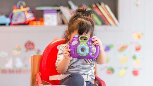 În R. Moldova a fost creată prima jucărie cu AI care „vorbește”, răspunde în timp real și redă vocea părinților