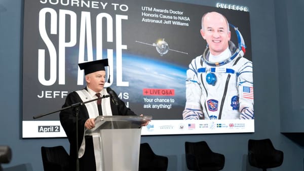 Astronautul NASA Jeffrey Williams a venit la Chișinău și a primit titlul de Doctor Honoris Causa la UTM