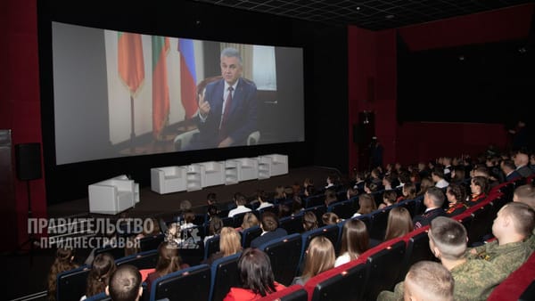 FOTO/ Un film despre „poporul transnistrean”, realizat cu inteligență artificială, a fost prezentat la Tiraspol