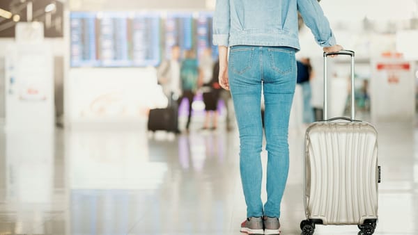 Reguli noi pentru străinii care vin în R. Moldova. Parlamentul a adoptat o lege care schimbă modul de ședere în țară