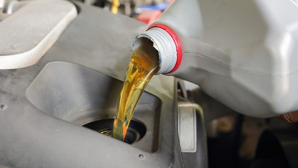 Vești bune pentru șoferi. Motorina se ieftinește din nou înainte de Paște