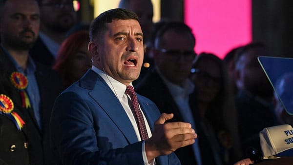 PSD și AUR au depus moțiune de cenzură împotriva Guvernului Bolojan. Simion: „Va trece fără probleme”