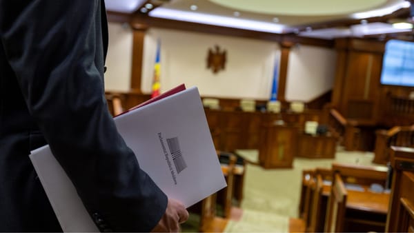 LIVE/ Ședința Parlamentului. Este examinată moțiunea simplă asupra politicilor Ministerului Muncii și Protecției Sociale