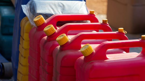 Motorina se ieftinește pentru prima dată după armistițiul din Orientul Mijlociu. Noile prețuri stabilite de ANRE pentru mâine