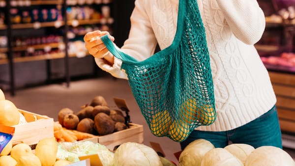 Produsele locale vor ajunge mai ușor pe piață. Parlamentul a votat legea lanțurilor scurte de aprovizionare