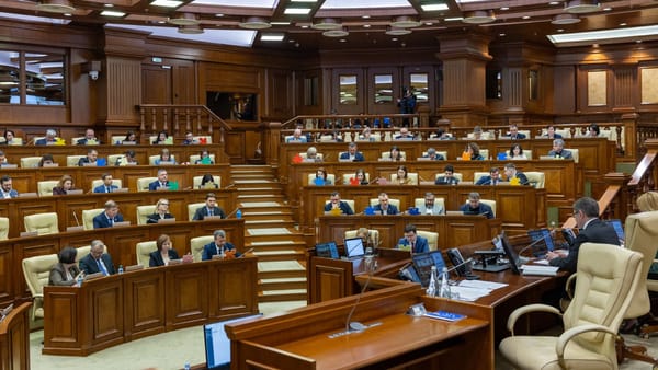 LIVE/ Ședința Parlamentului. Pe agendă – amalgamarea, combaterea drogurilor și eliminarea unor taxe pentru produse din SUA
