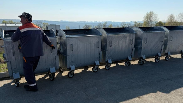 30 de containere instalate la cimitirul „Sfântul Lazăr” pentru gestionarea deșeurilor