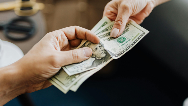 Cursul valutar pentru vineri, 3 aprilie - dolarul se apreciază simțitor