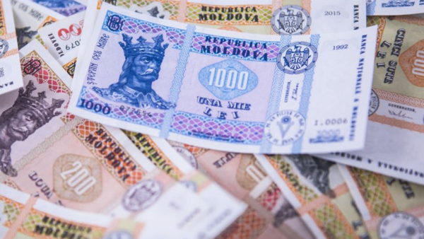 Euro pierde teren, dolarul se apreciază: cursul valutar pentru 29 aprilie