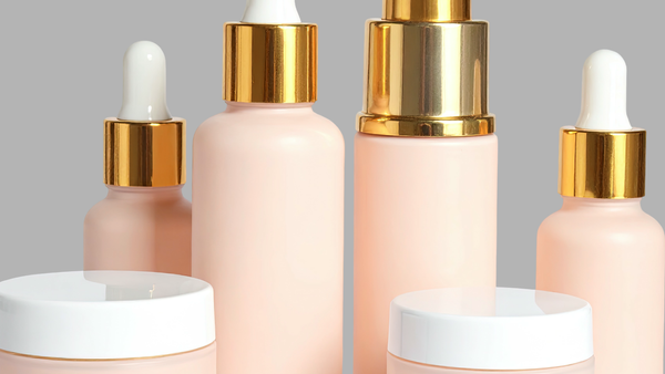 Fără „promisiuni false” pe etichete: Autoritățile obligă producătorii de cosmetice să demonstreze ceea ce afirmă