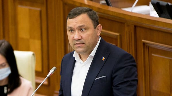 Vasile Grădinaru propune ca școlile auto să înceapă orele practice după ora 9:00 pentru a reduce ambuteiajele din Chișinău