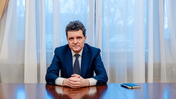 Negocierile pentru noul Guvern de la București, în impas. Nicușor Dan întârzie desemnarea noului premier