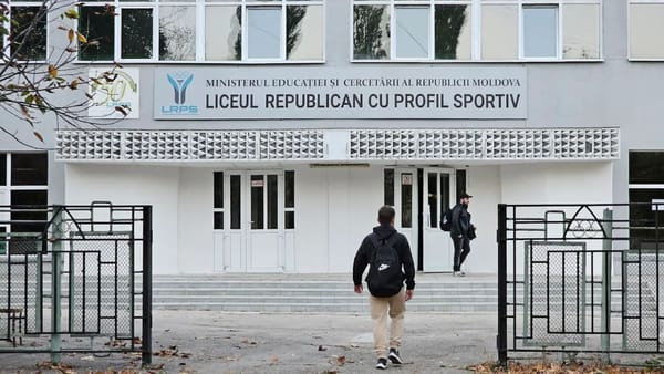 FOTO/ Sala polivalentă de la Liceul Republican cu Profil Sportiv, renovată capital. MEC: Investițiile continuă