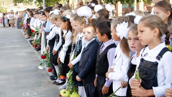 A început a doua etapă de înscriere în clasa I. În capitală sunt disponibile peste 6.500 de locuri