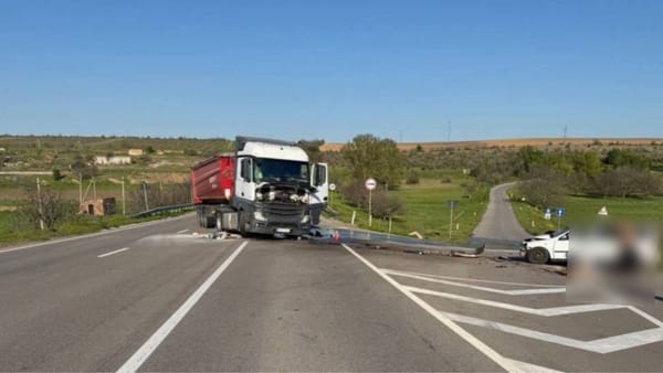 Accident la intrarea în Vulcănești. O femeie de 70 de ani a murit, iar o altă pasageră a ajuns la spital