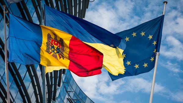 Euractiv: Comisia Europeană ar putea propune pe 16 iunie deschiderea primului grup de capitole pentru R. Moldova și Ucraina