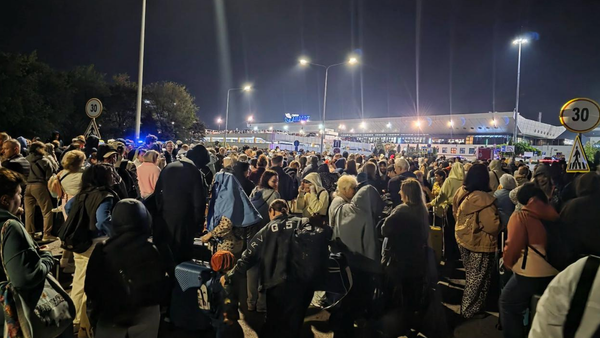 VIDEO/ Noapte tensionată pe Aeroportul din Chișinău: două amenințări cu bombă s-au dovedit a fi false