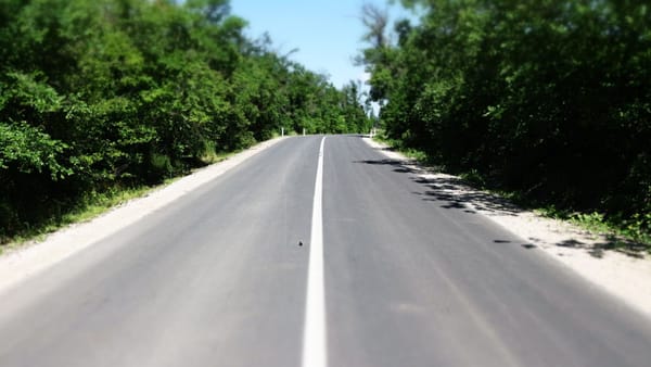 Șoldănești: drum regional reparat și dotat cu elemente noi de siguranță rutieră