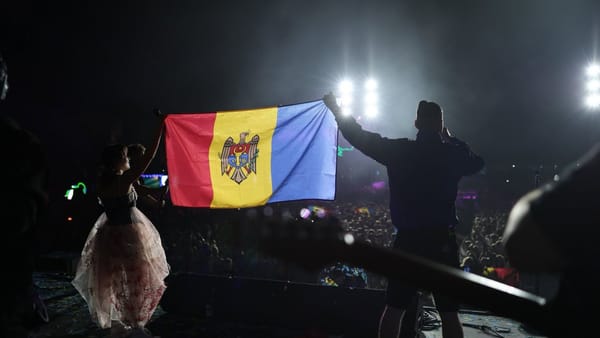 Pacienții din spitalele din apropiere, afectați de zgomotul festivalului „Născut în Moldova”? Avocații Poporului cer măsuri